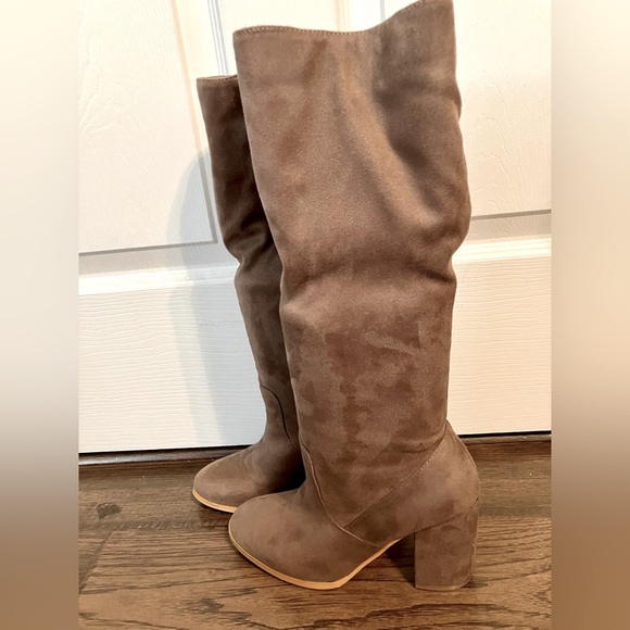 Women’s taupe suede dress boots - Picture 2 of 4